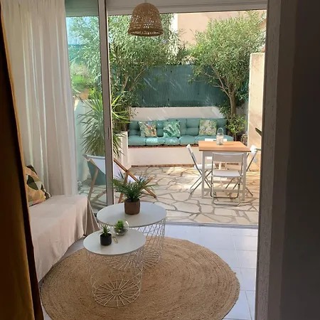 Bright With Small Terrace Apartment
